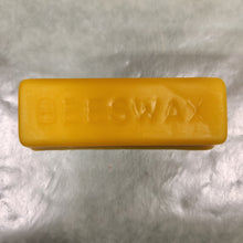 Load image into Gallery viewer, 1 oz. Ohio Valley Local Pure Filtered Beeswax
